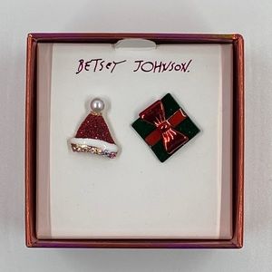 Betsey Johnson Santa Hat + Gift Mismatched Holiday Xmas Earrings New (no lid)